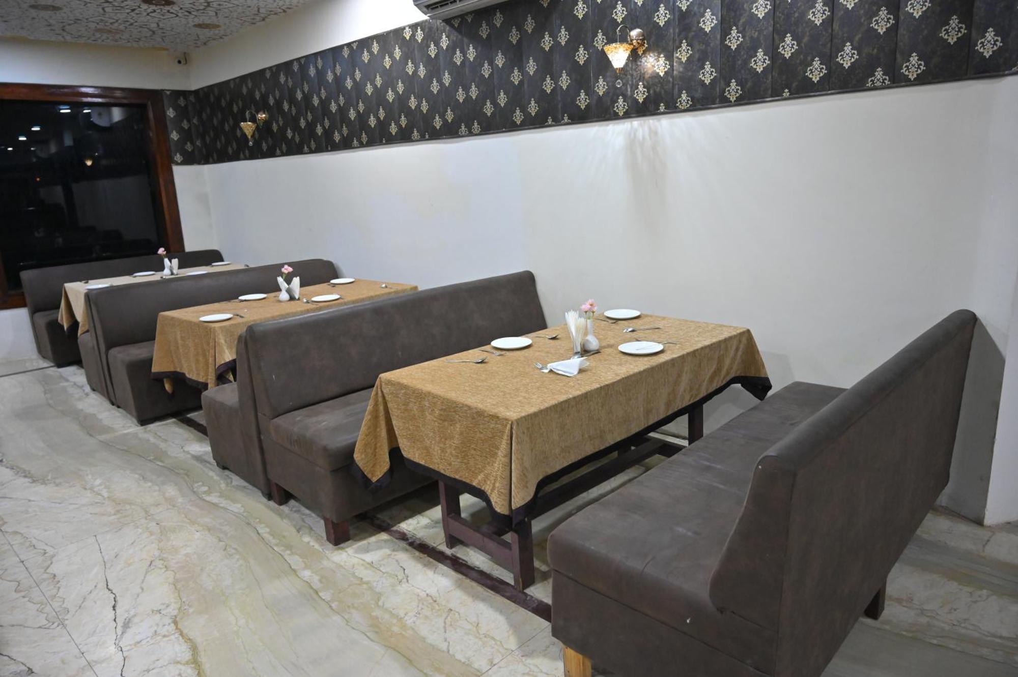 Orchha Club And Resort - Ocr Exteriör bild