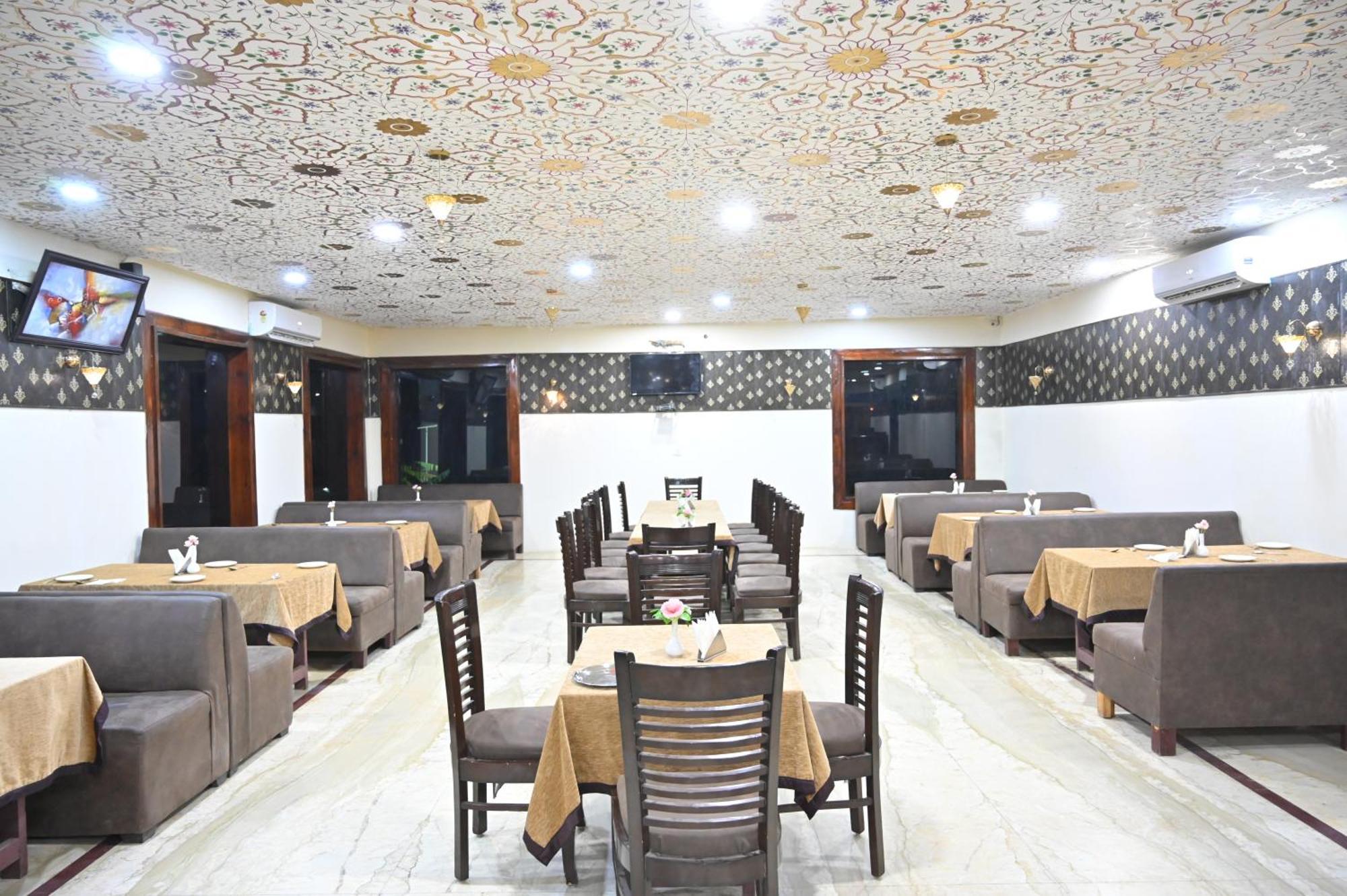 Orchha Club And Resort - Ocr Exteriör bild