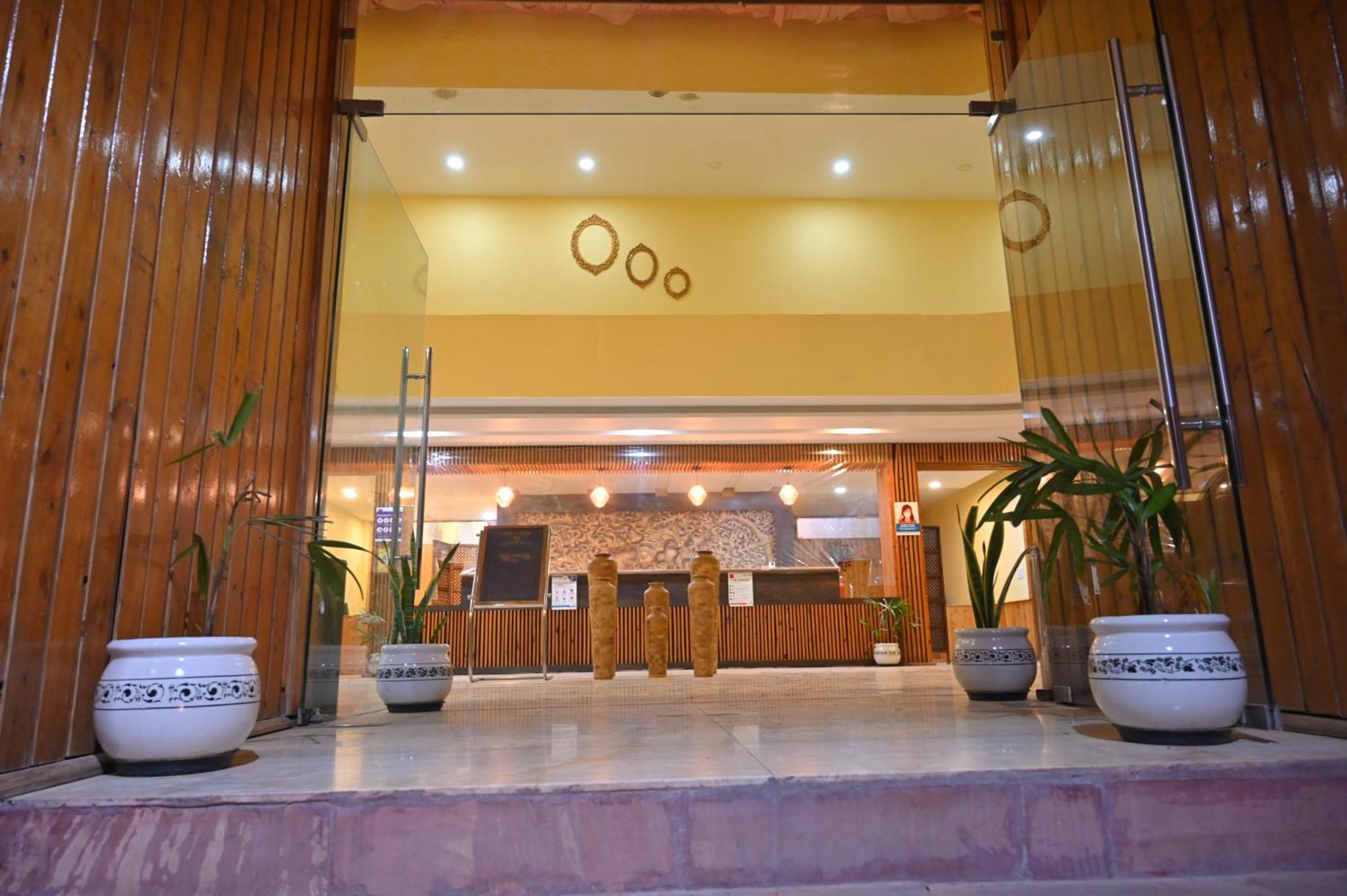 Orchha Club And Resort - Ocr Exteriör bild